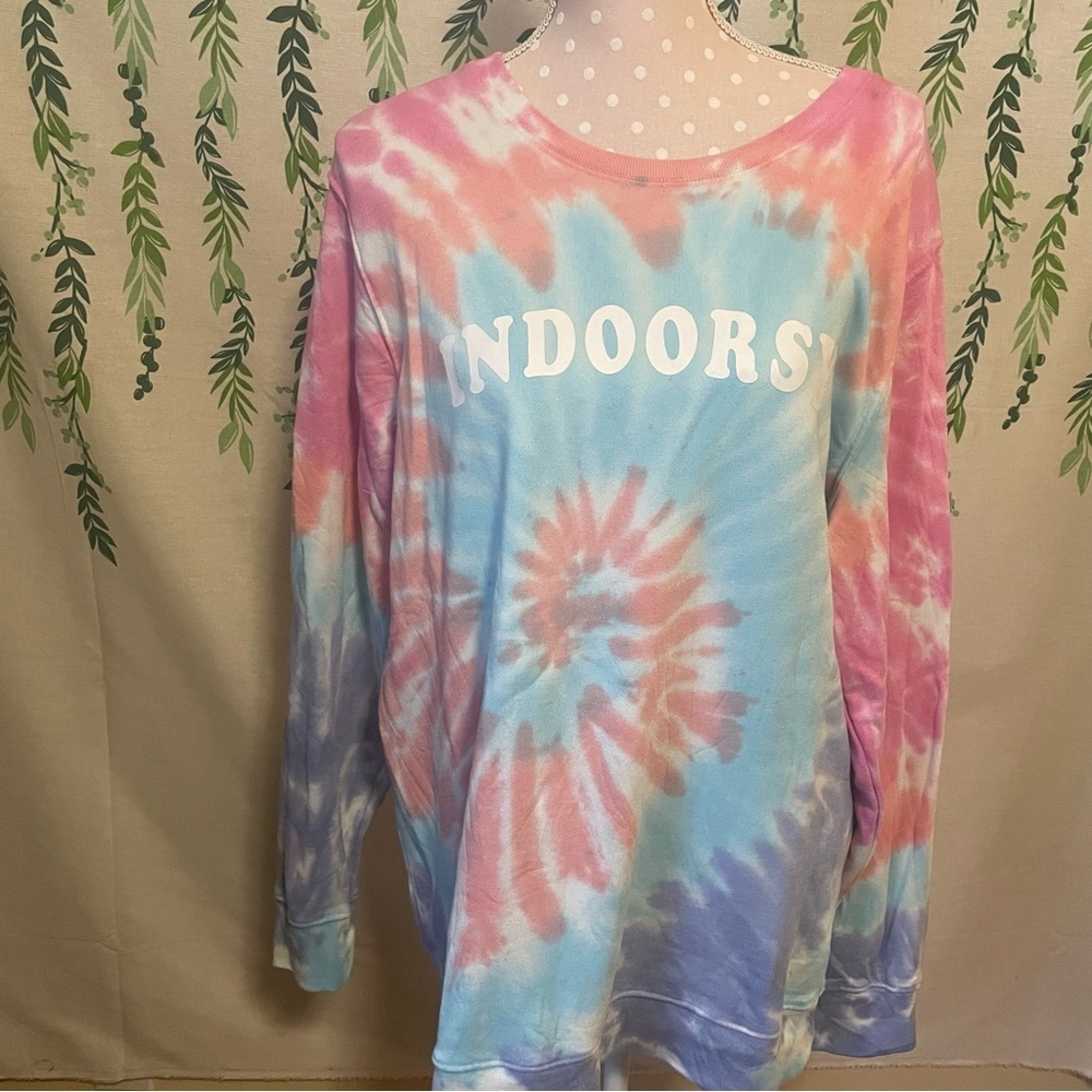 Size XL Modern Canvas TieDye Sweatshirt that Says “INDOORSY” OVERSIZED D1